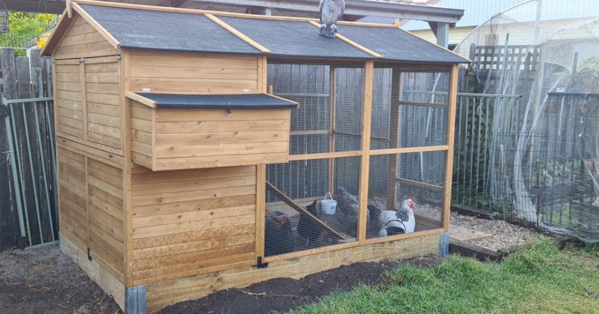 Homestead with timber base frame