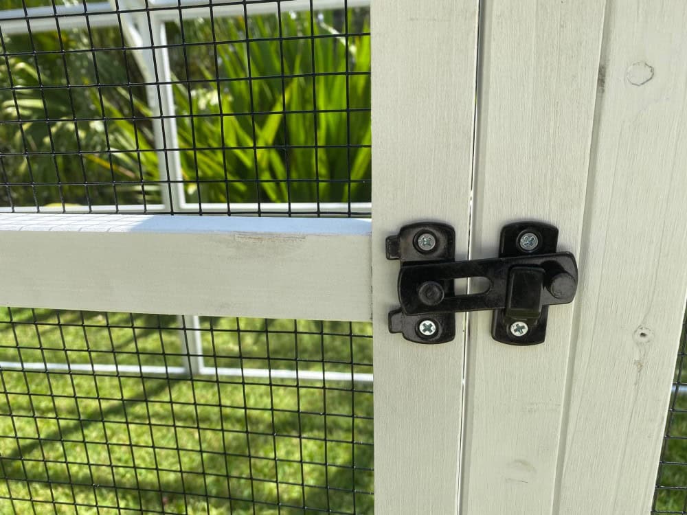 Castle Chicken Run - latch