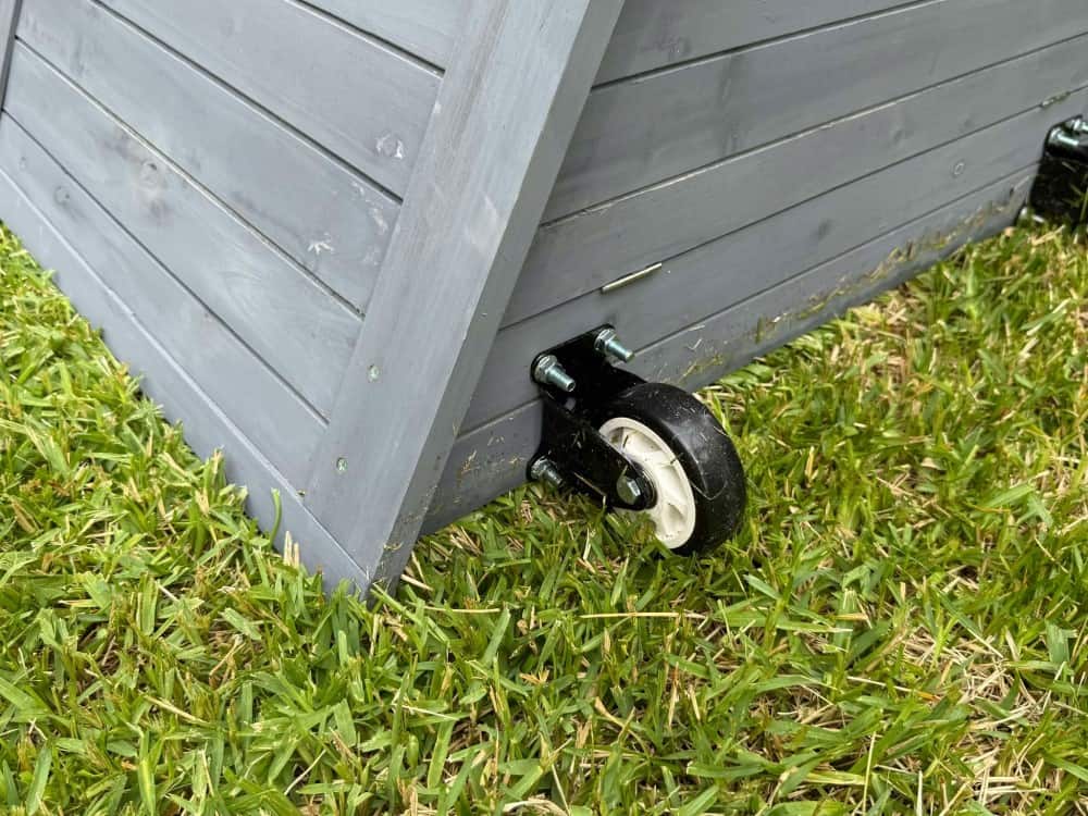 Somerzby Lodge Hutch - Large Wheels