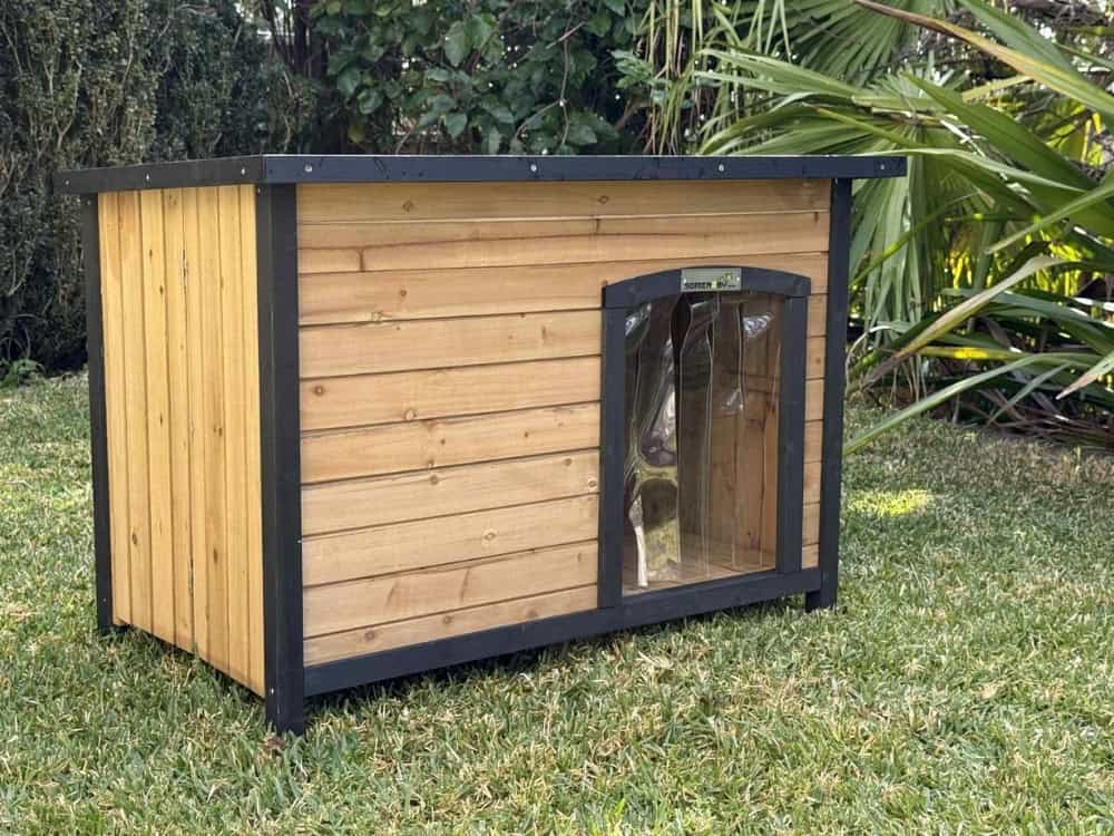 Luka Kennel - front view